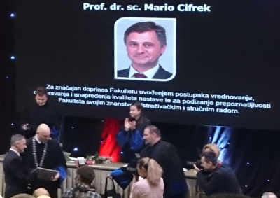 Profesoru Mariju Cifreku uručena...